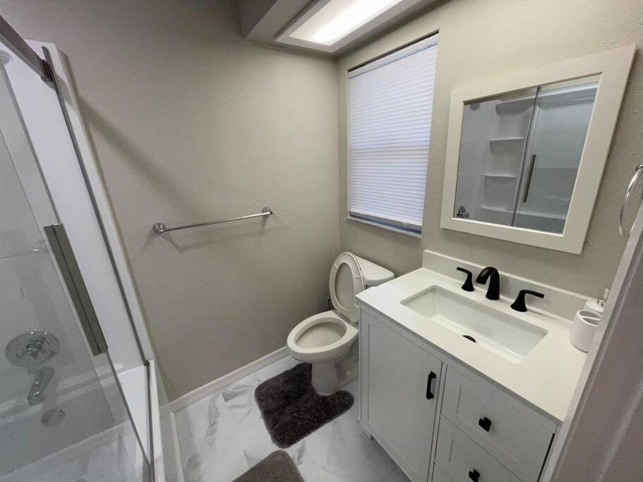 Lakeside Retreat - 3 Bedroom, 2 Bathroom House By The Lake Lakeland Exterior foto